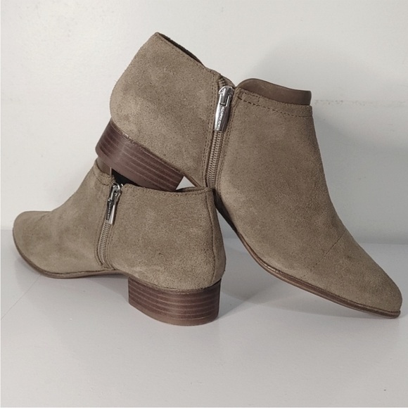 Vince Camuto Boots - Picture 9 of 12
